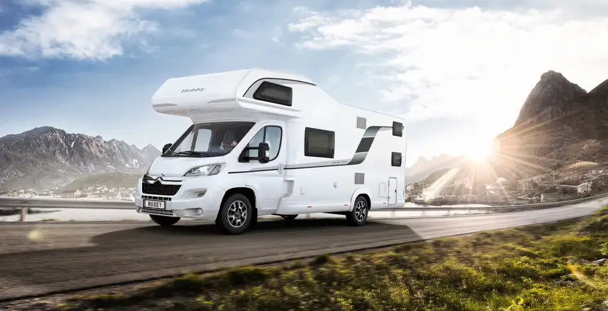 Wohnmobil Optima Ontour Alkoven von Hobby auf Bergstraße