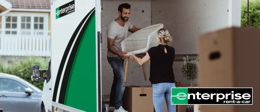 enterprise transporter umzug moebel und karton ausladen