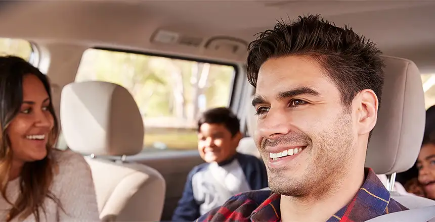 enterprise rent-a-car mietwagen, familie im auto
