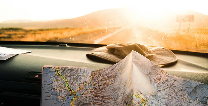 reisen mit mietwagen, route planen, auto, karte