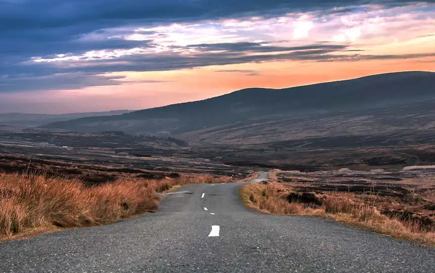 Straße in Sally Gap, Wicklow in Irland
