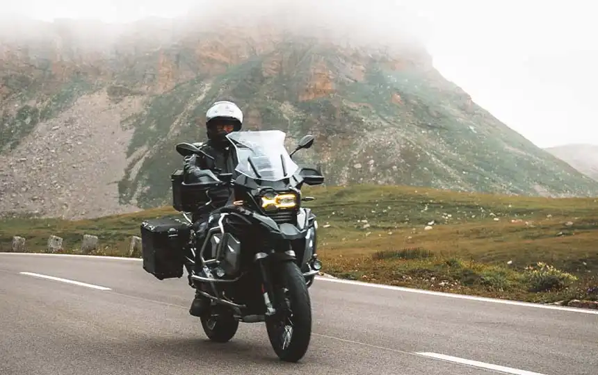 Motorradfahrer am Gro&szlig;glockner in &Ouml;sterreich