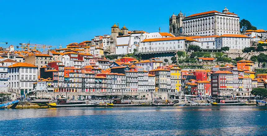 Hafenpromenade in Porto, Portugal