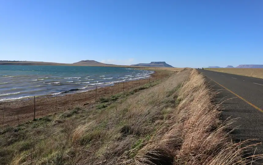 6fad471ba03f-suedafrika-sterkfontain-dam-strasse-r74 Sterkfontain-Dam-Straße R74 in Südafrika