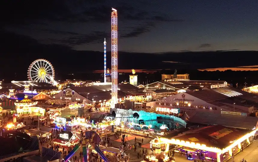 M&uuml;nchner Oktoberfest bei Nacht