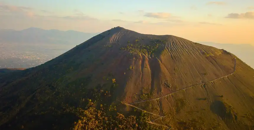 Luftaufnahme des Vulkans Vesuv, nahe Neapel