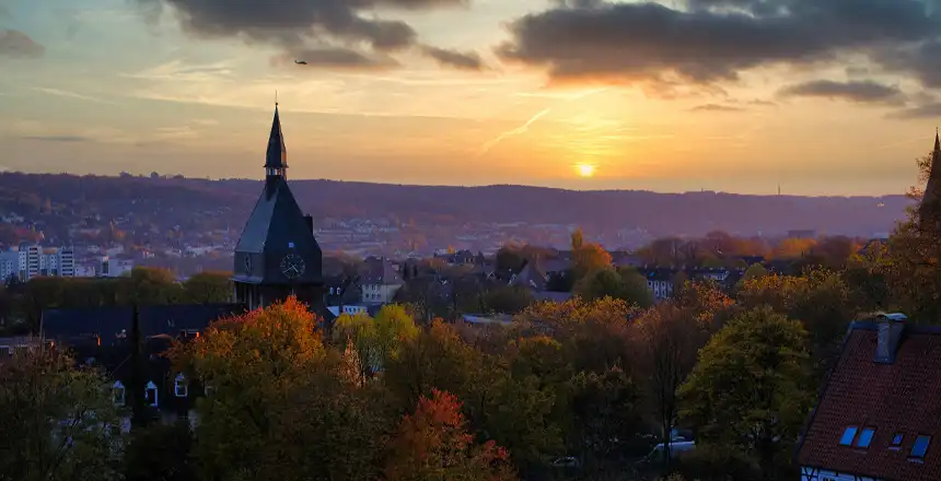 Panoramablick auf Wuppertal im Sonnenuntergang