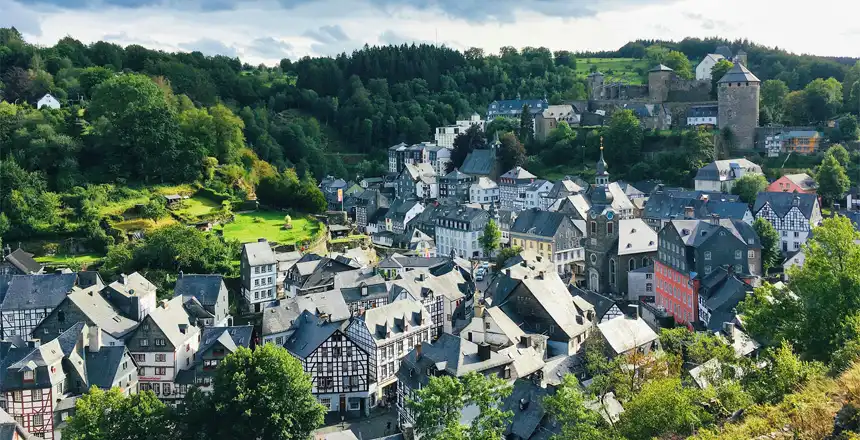 Blick auf die Fachwerkhäuser in Monschau