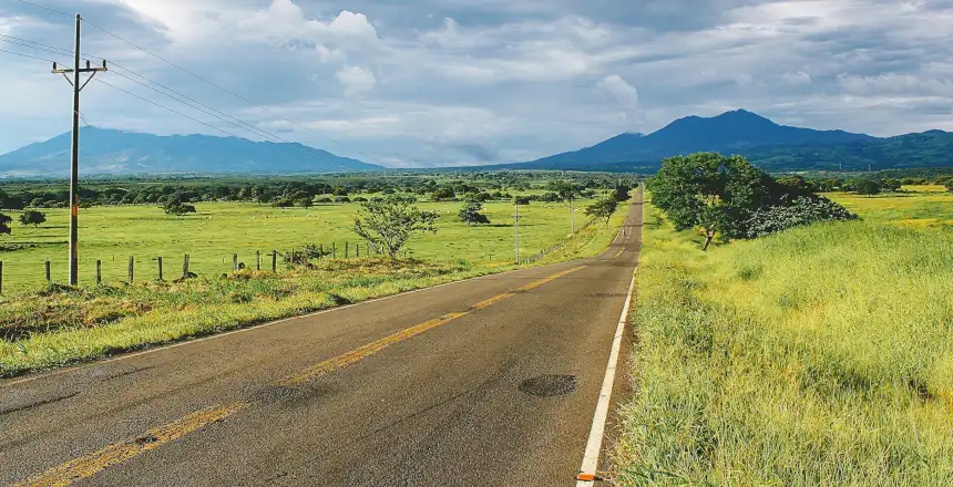 Panorama mit Straße in Costa Rica