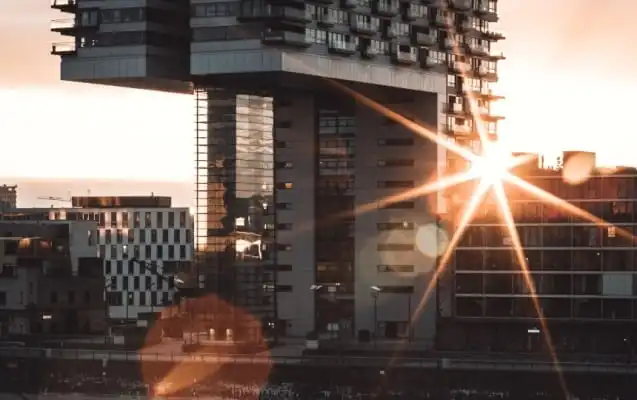 köln wohngebäude, umzug in der stadt, eigenheim