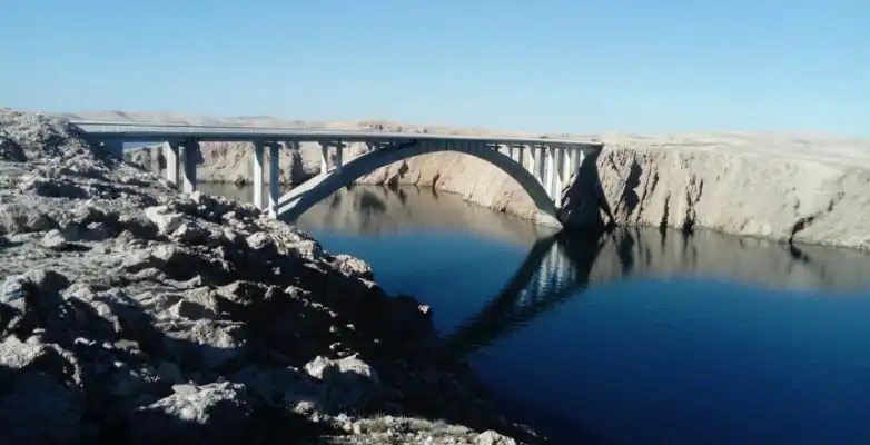 Blick auf die Pag-Brücke bei Zadar, Kroatien