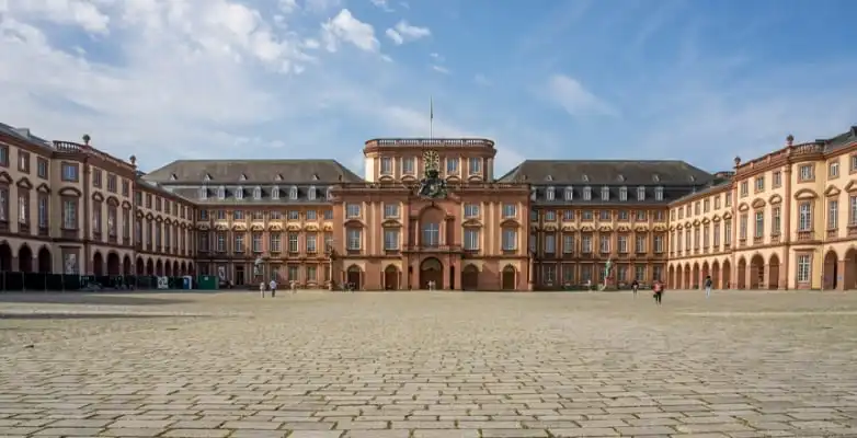 Schloss-Universität von Mannheim
