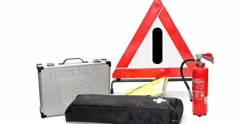 verbandskasten warnweste warndreieck, feuerlöscher empfohlen