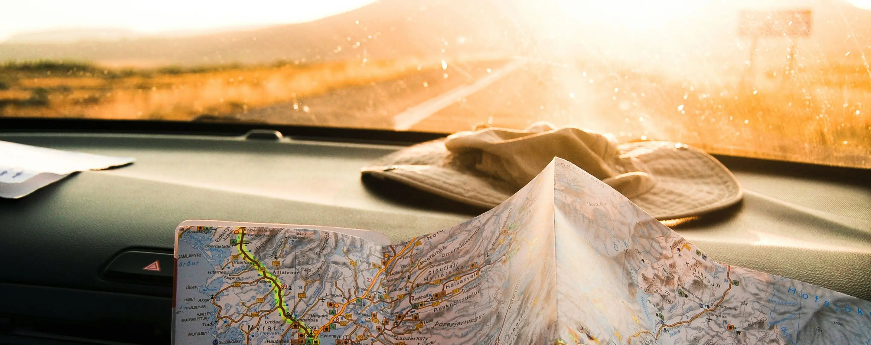 reisen mit mietwagen, route planen, auto, karte