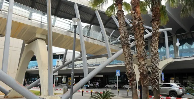 Terminal am Flughafen Valencia, Spanien