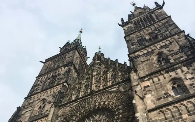 Türme der Lorenzkirche in Nürnberg
