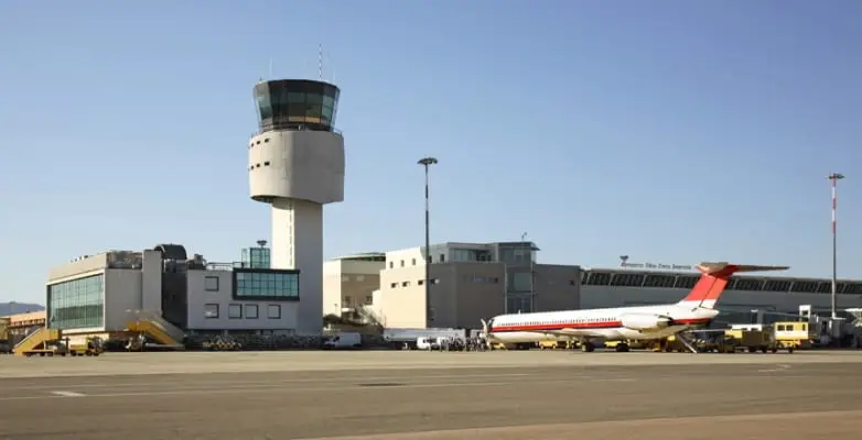 Tower am Flughafen Olbia auf Sardinien