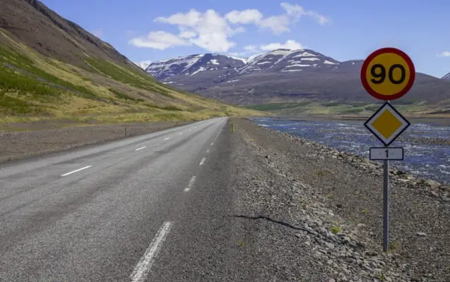 Geschwindigkeitsbeschränkung auf der Ringstraße Route 1 in Island