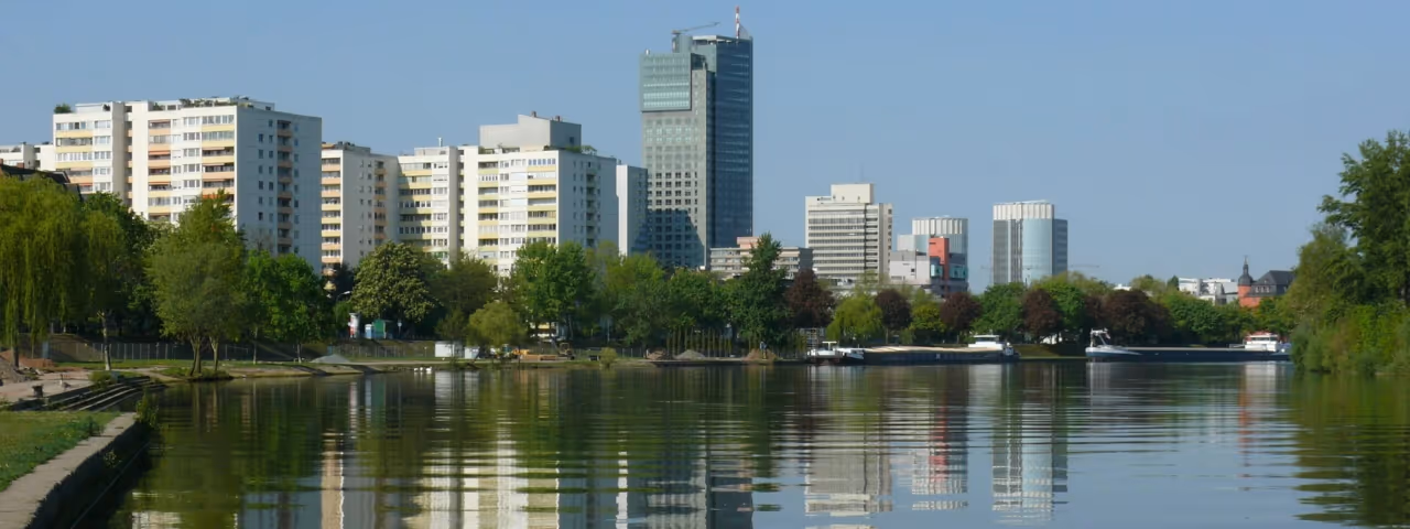 adac autovermietung offenbach ufer panorama fotolia 13680948