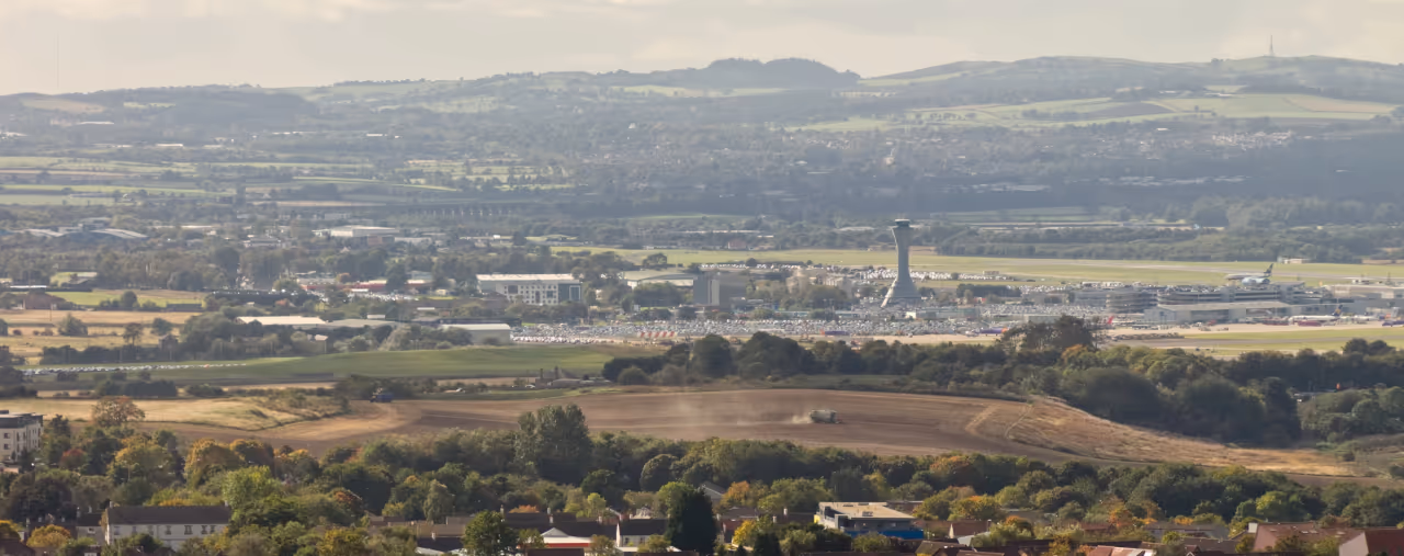 Panorama vom Flughafen Edinburgh, Schottland
