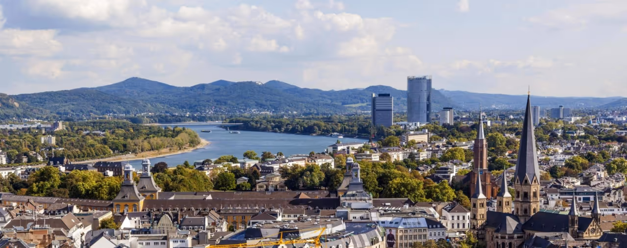Panorama von Bonn mit Rhein