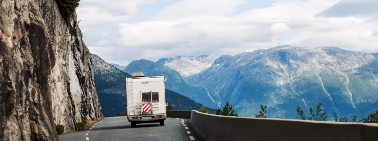 wohnmobil norwegen fotolia 42361820