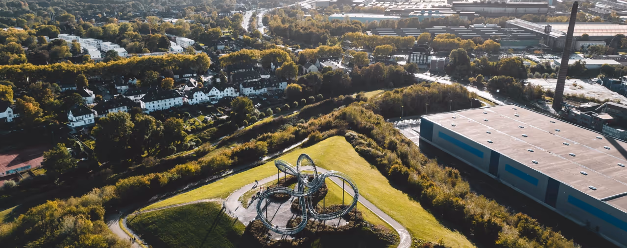 Panoramablick auf Duisburg mit Aussichtspunkt Tiger und Turtle