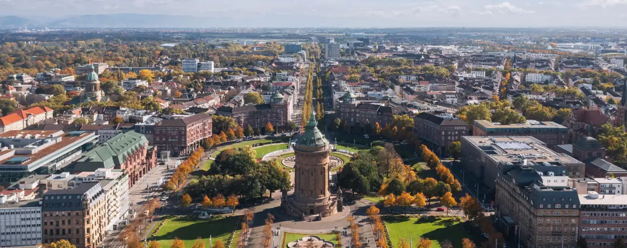 Panorama von Mannheim mit Blick auf den Friedrichsplatz