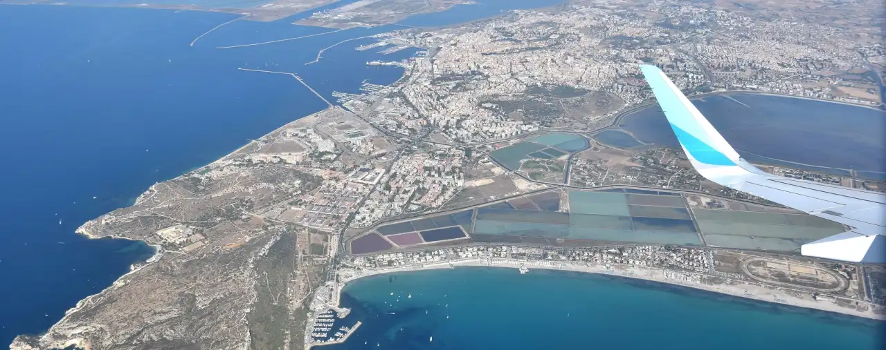 Anflug auf den Flughafen Cagliari, Sardinien