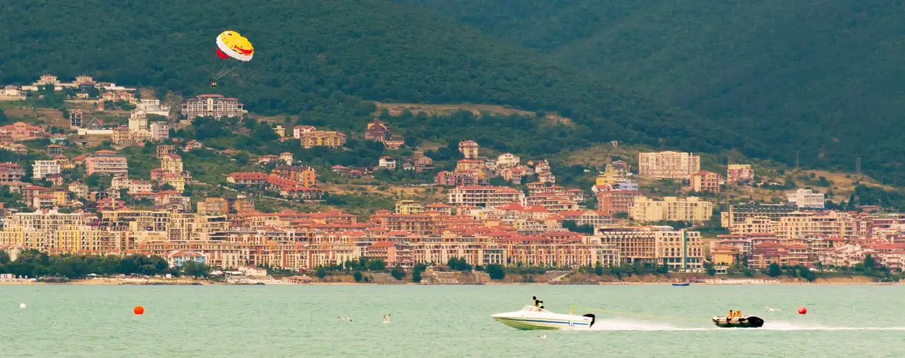 Blick auf die Küste von Sonnenstrand bei Nessbar, Bulgarien
