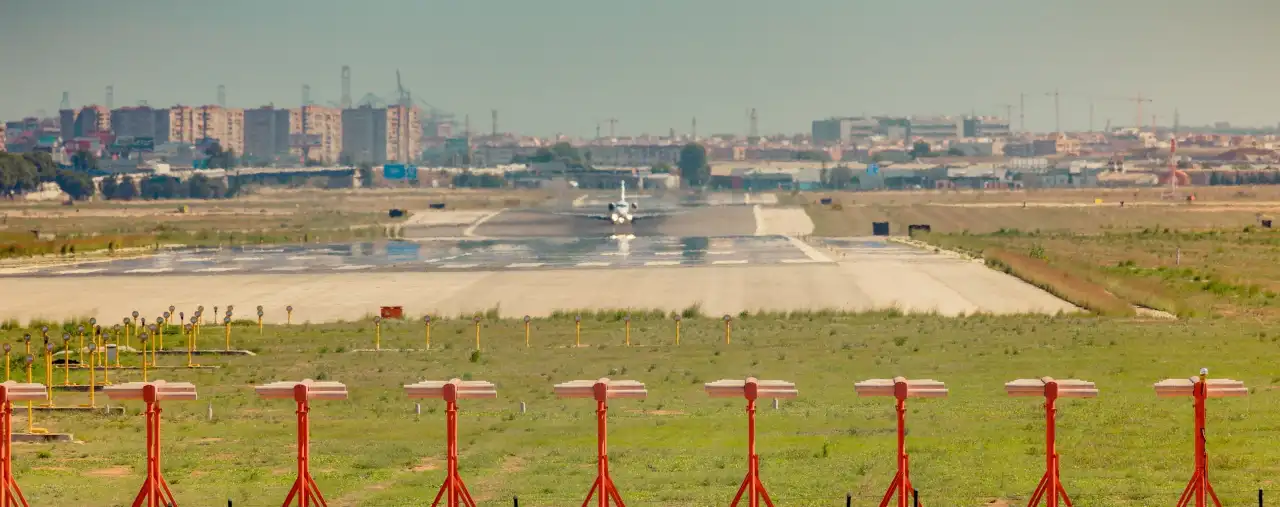 Startbahn am Flughafen Valencia, Spanien
