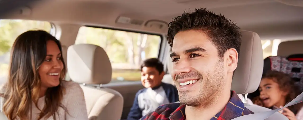 enterprise rent-a-car mietwagen, familie im auto
