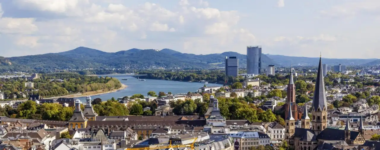 Panorama von Bonn mit Rhein