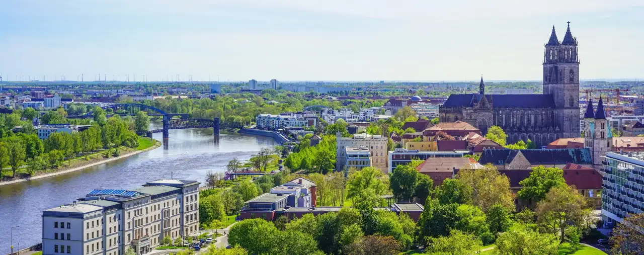 Stadtpanorama von Magdeburg mit Dom