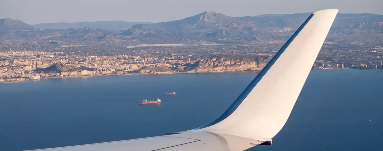 Anflug auf den Flughafen von Alicante