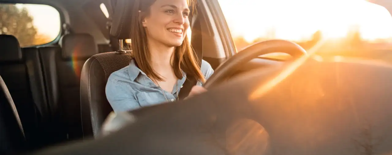 europcar mietwagen frau am steuer