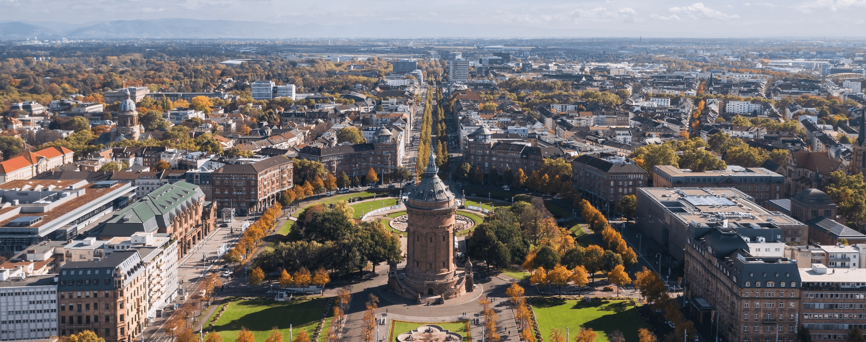 Panorama von Mannheim mit Blick auf den Friedrichsplatz