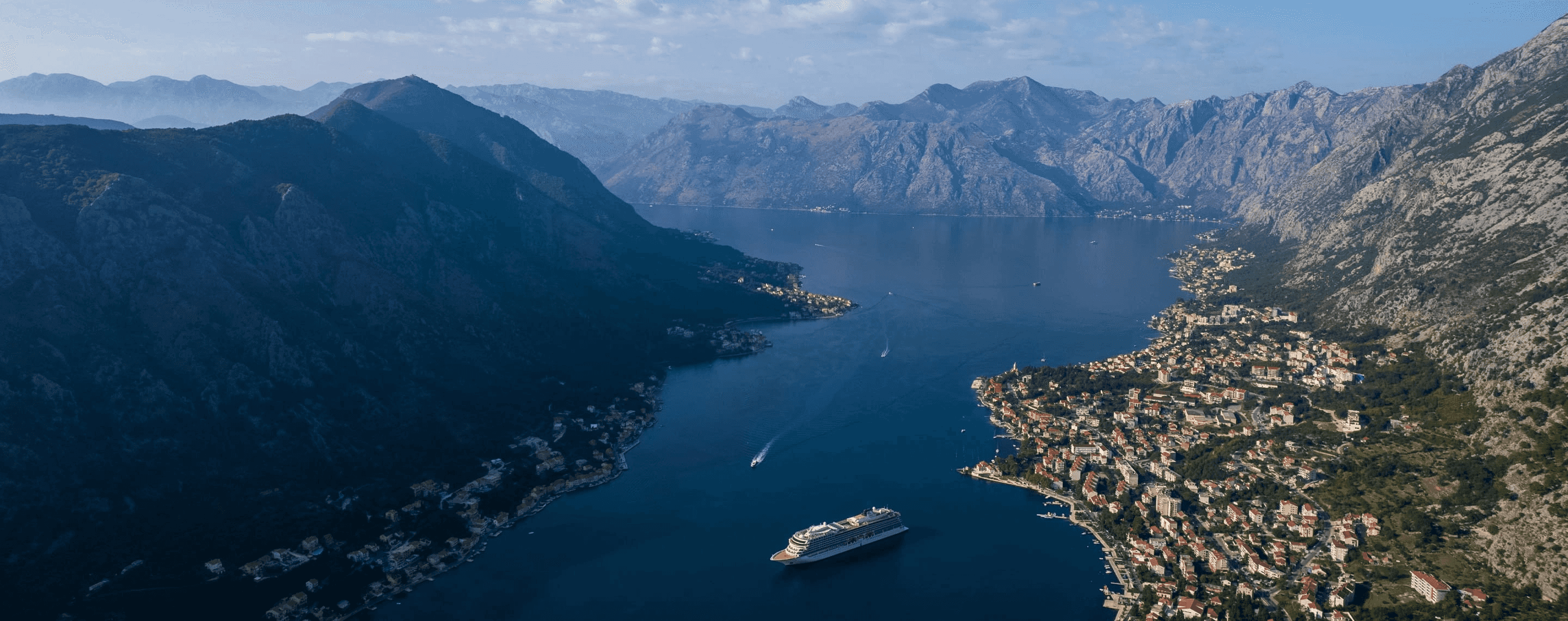 Blick auf die Bucht von Kotor in Montenegro