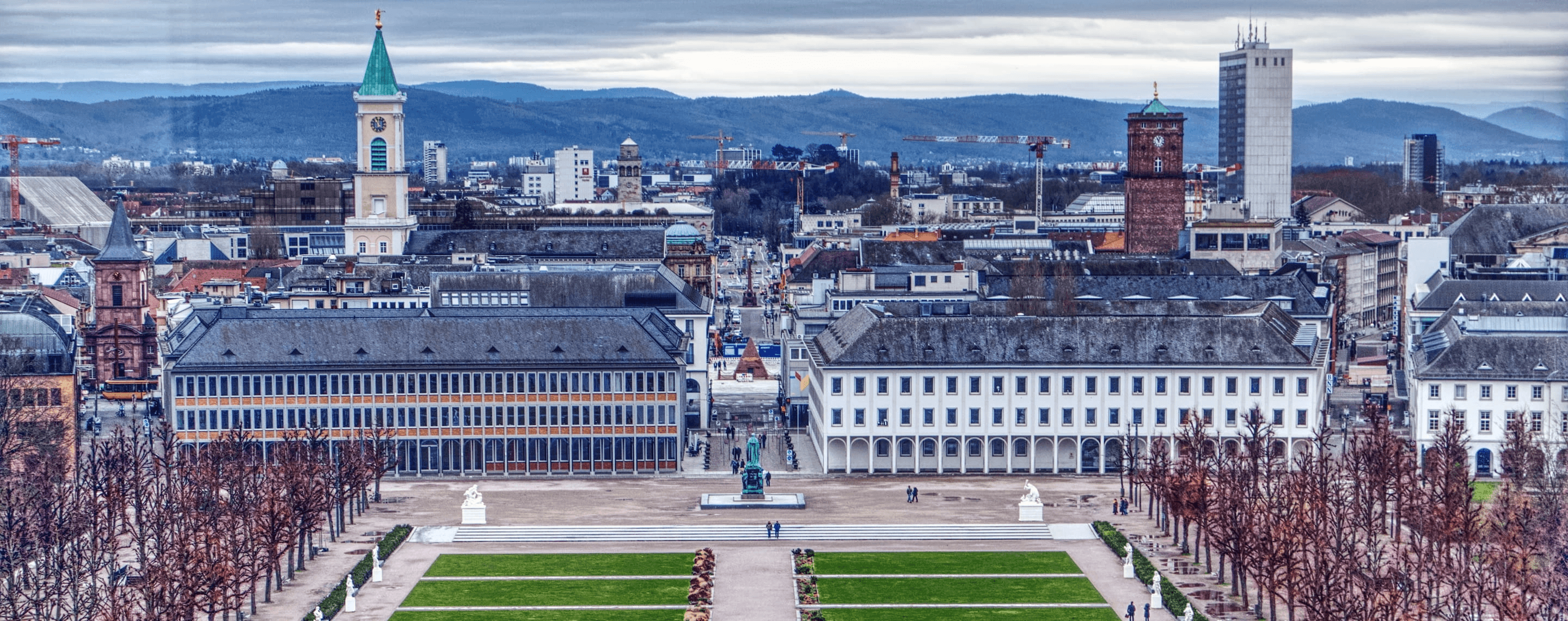 Aussicht vom Schloss auf die Stadt Karlsruhe