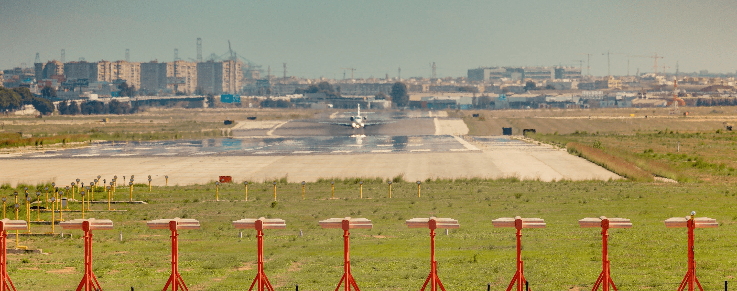 Startbahn am Flughafen Valencia, Spanien