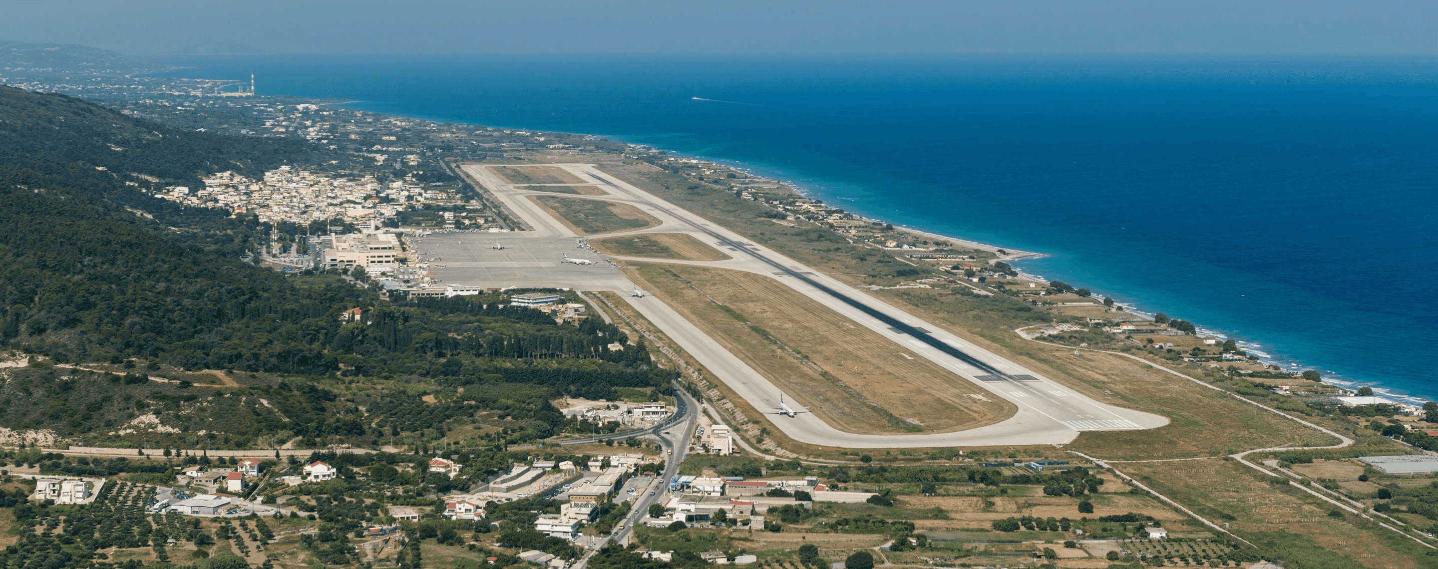 Luftaufnahme vom Flughafen Rhodos, Griechenland
