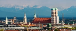 München Panorama mit Dom und Alpen